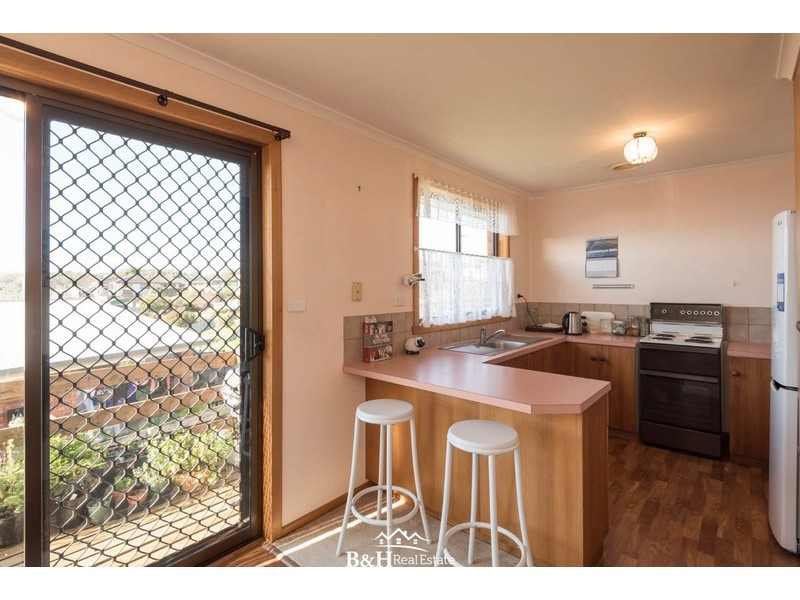 10/60 Lyons Street, Somerset TAS 7322