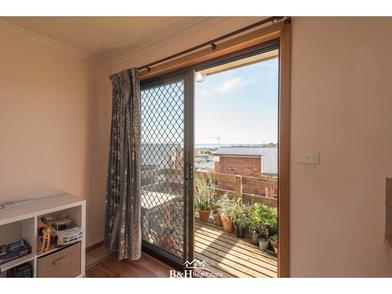 10/60 Lyons Street, Somerset TAS 7322