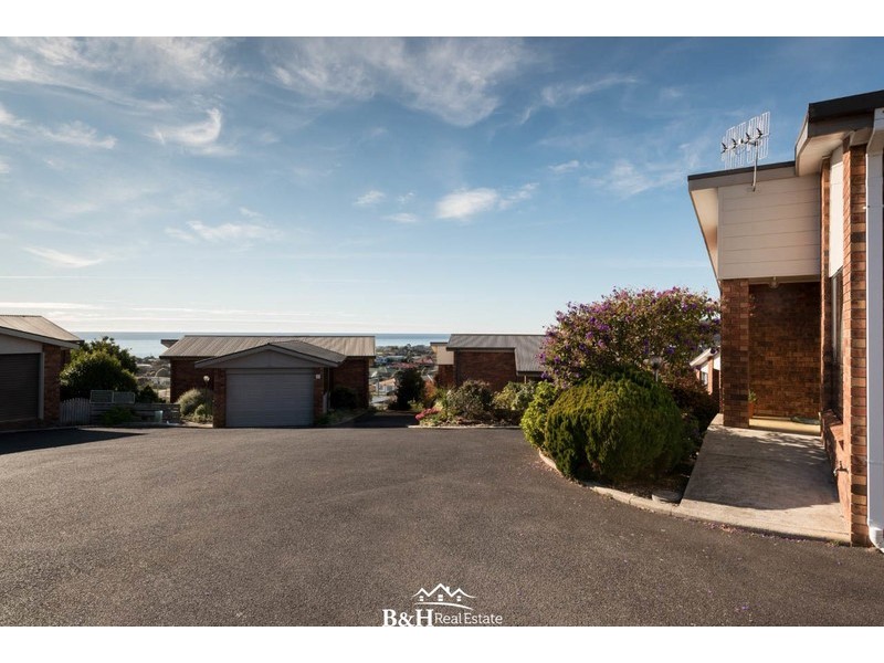 10/60 Lyons Street, Somerset TAS 7322