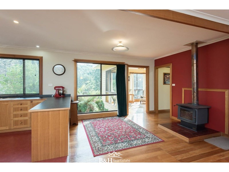 92 Cradle Mountain Road, Wilmot TAS 7310