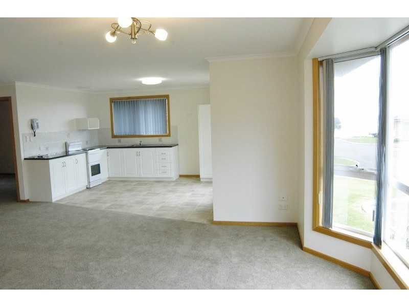 1/13-15 Main Road, Penguin TAS 7316