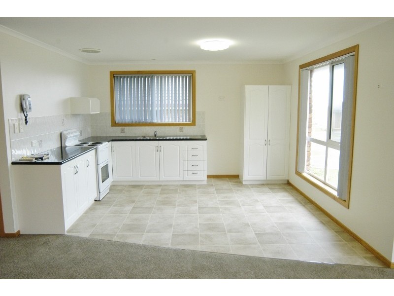 1/13-15 Main Road, Penguin TAS 7316