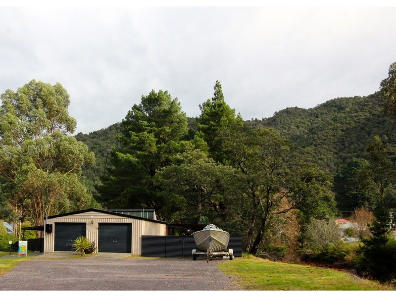 88 Esplanade, Queenstown TAS 7467