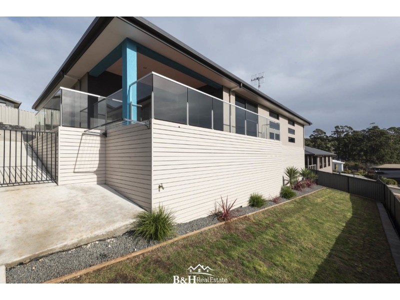 2/9 Platinum Drive, Park Grove TAS 7320