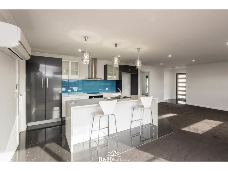 2/9 Platinum Drive, Park Grove TAS 7320