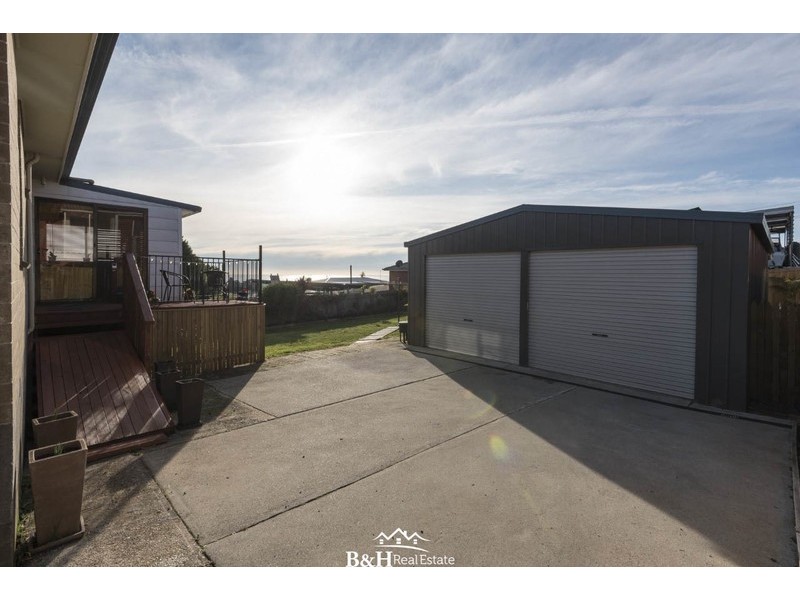 13 Winter Avenue, Upper Burnie TAS 7320