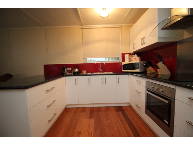 17 Kershaw Street, Tullah TAS 7321