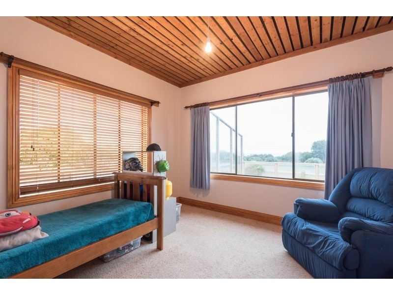 27 Penguin Road, West Ulverstone TAS 7315