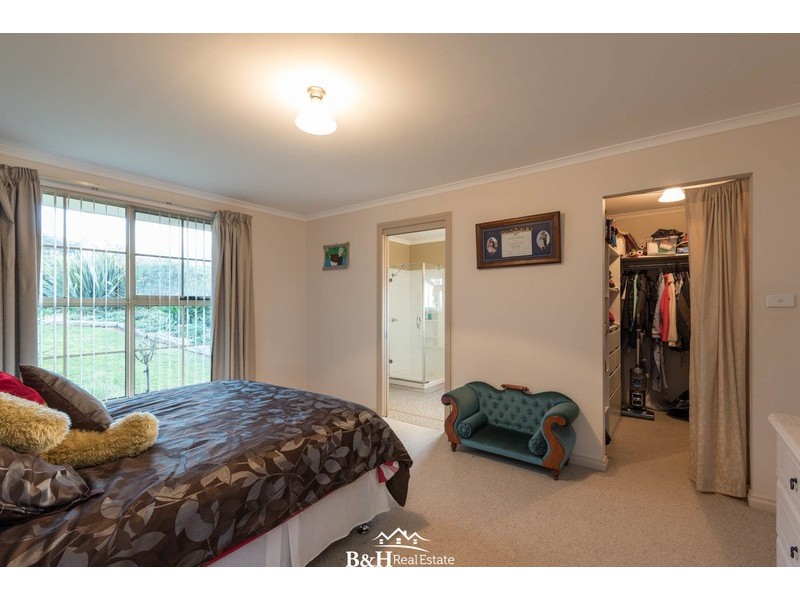 95 White Hills Road, Penguin TAS 7316