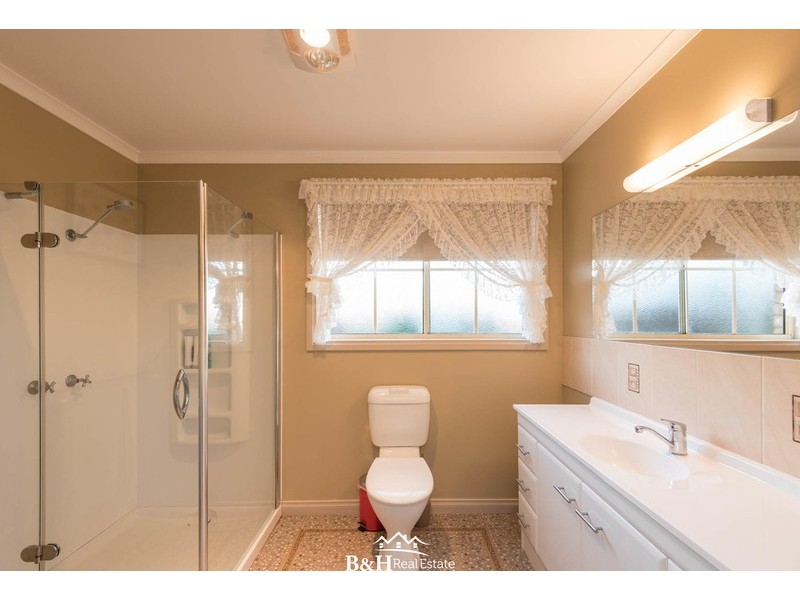 95 White Hills Road, Penguin TAS 7316
