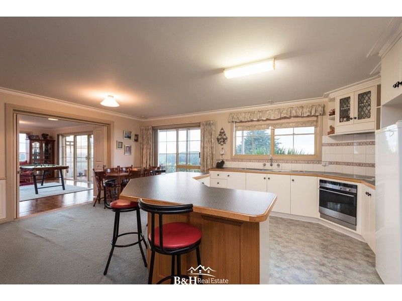 95 White Hills Road, Penguin TAS 7316