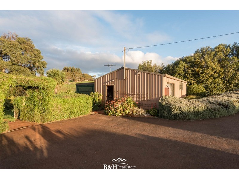 95 White Hills Road, Penguin TAS 7316