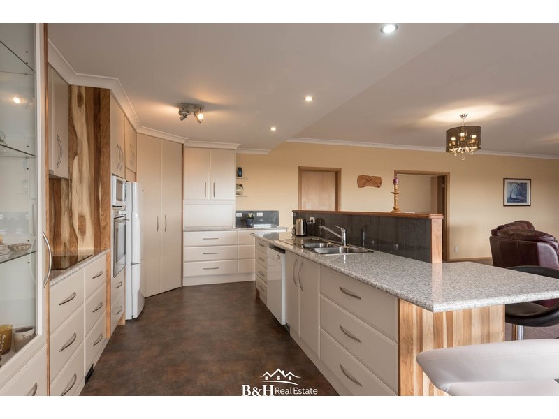 300 Grandview Drive, South Spreyton TAS 7310