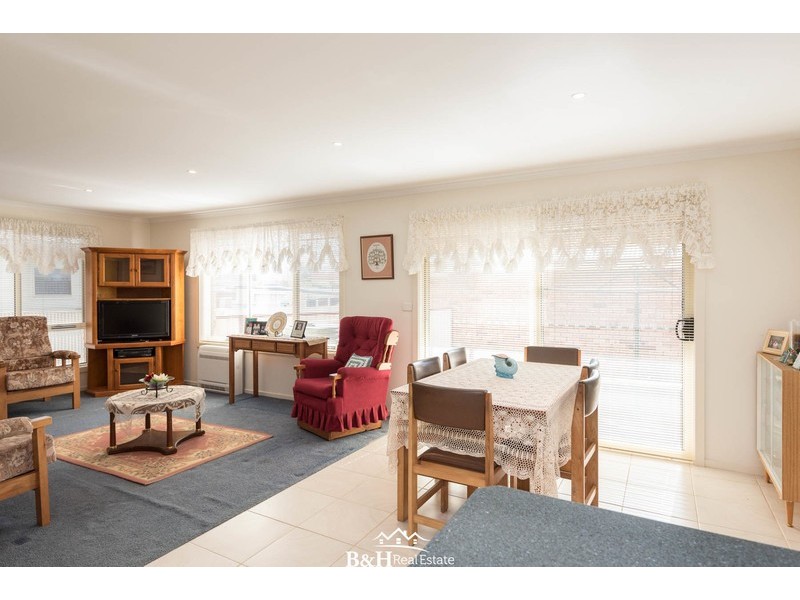1/123 Main Street, Ulverstone TAS 7315
