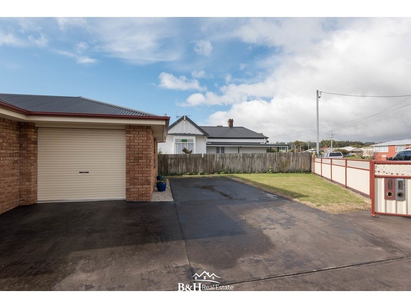 1/123 Main Street, Ulverstone TAS 7315