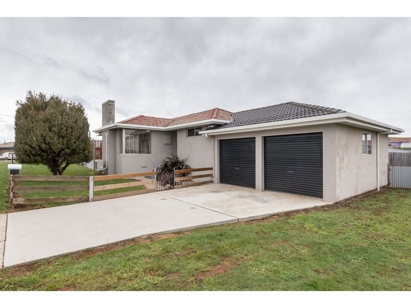 24 Winter Avenue, Upper Burnie TAS 7320
