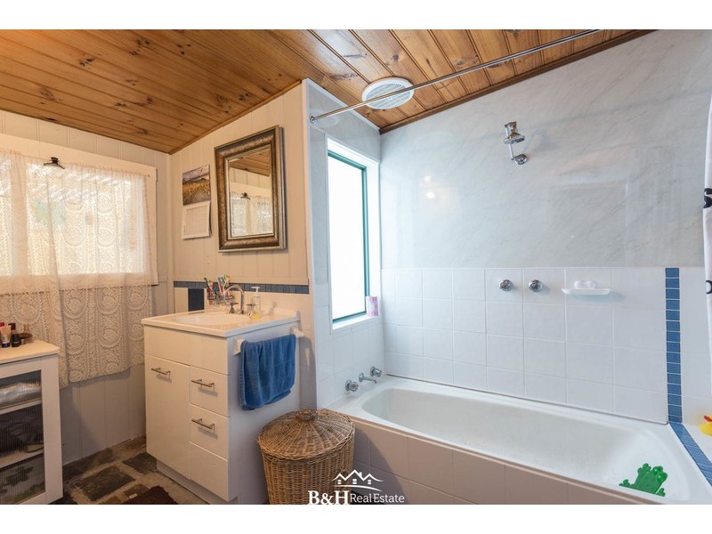 53 Saunders Street, Wynyard TAS 7325