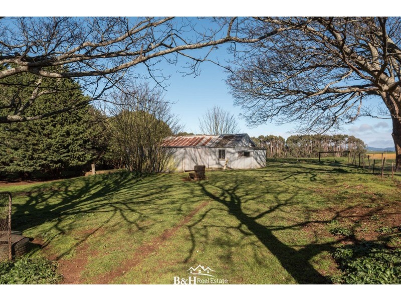 16901 Bass Highway, Flowerdale TAS 7325