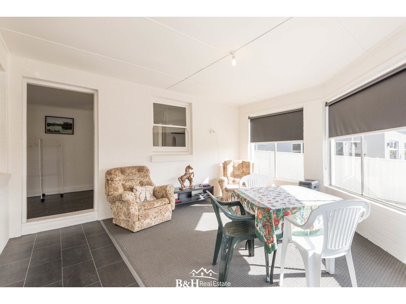 1/37 Falmouth Street, Somerset TAS 7322