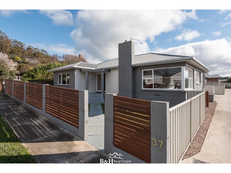 1/37 Falmouth Street, Somerset TAS 7322
