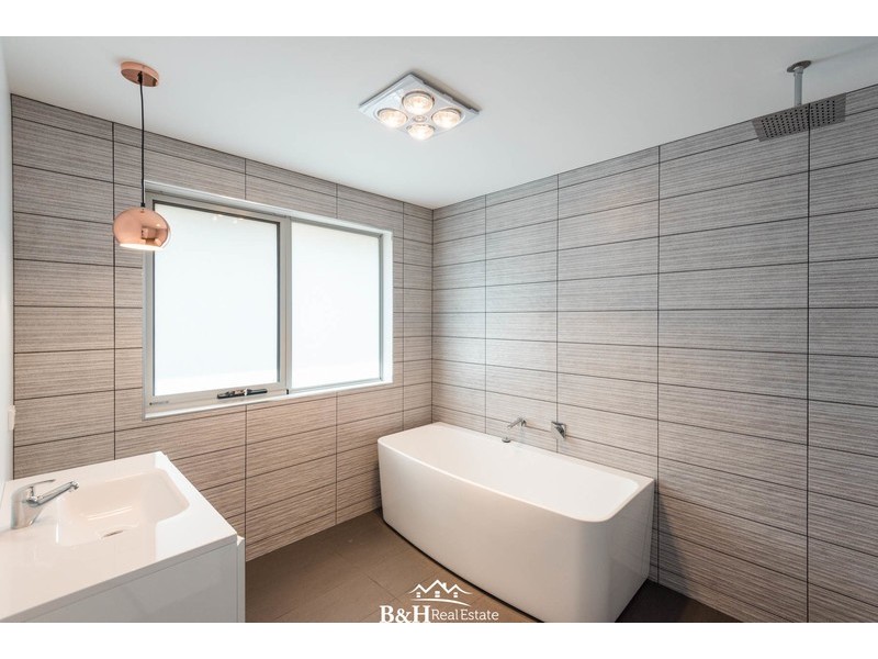 104 Pine Road, Penguin TAS 7316