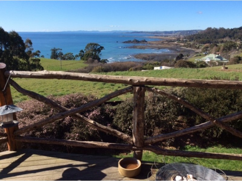 12 Robertsons Road, West Ulverstone TAS 7315