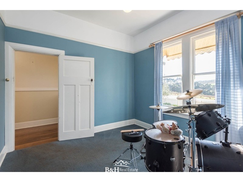 16901 Bass Highway, Flowerdale TAS 7325