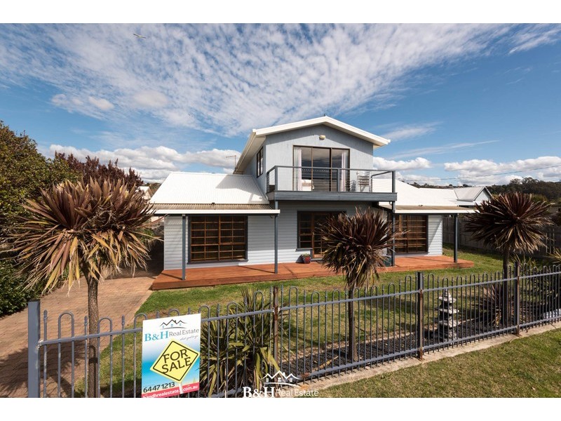 29 Penguin Road, West Ulverstone TAS 7315
