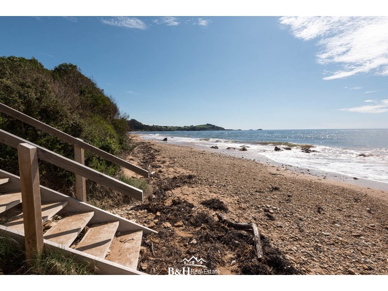 29 Penguin Road, West Ulverstone TAS 7315