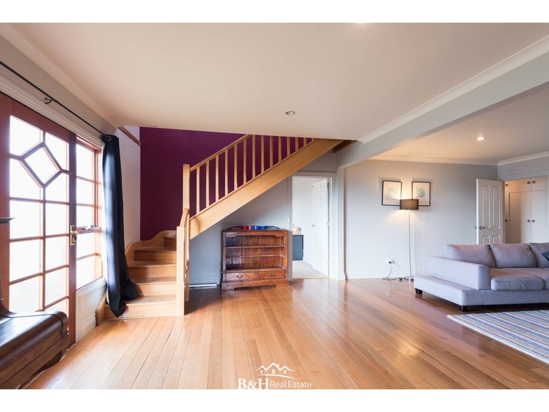 29 Penguin Road, West Ulverstone TAS 7315