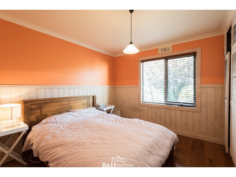 29 Penguin Road, West Ulverstone TAS 7315