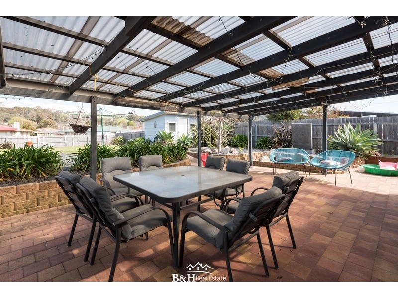 29 Penguin Road, West Ulverstone TAS 7315