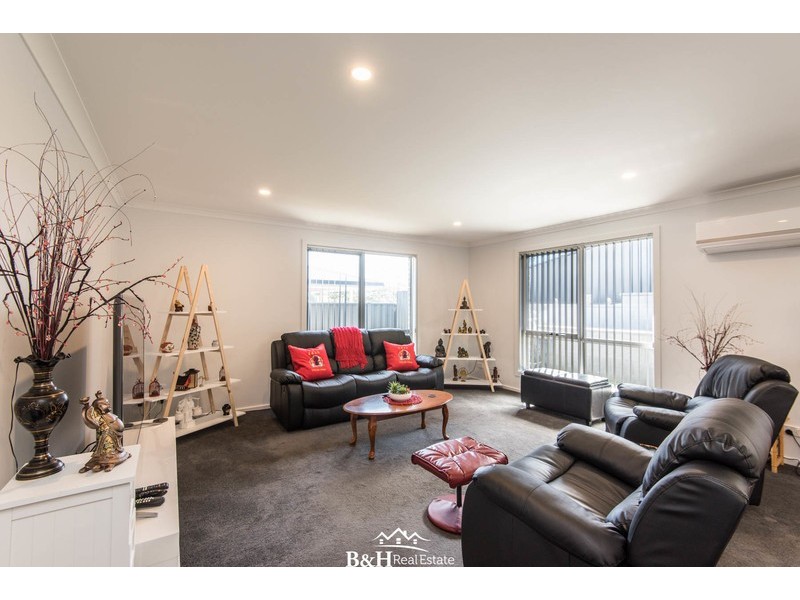 2/23 Platinum Drive, Park Grove TAS 7320