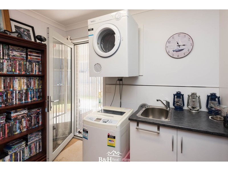 2/23 Platinum Drive, Park Grove TAS 7320