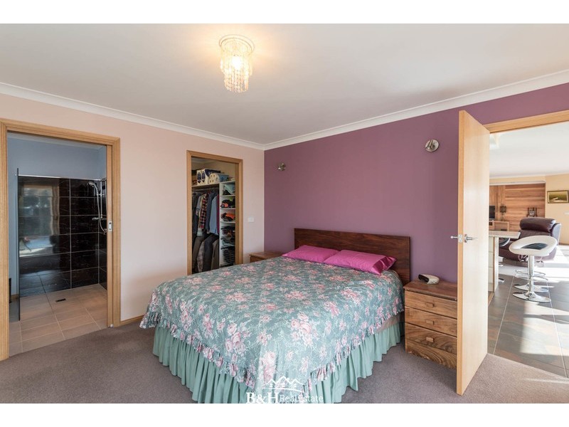 300 Grandview Drive, South Spreyton TAS 7310