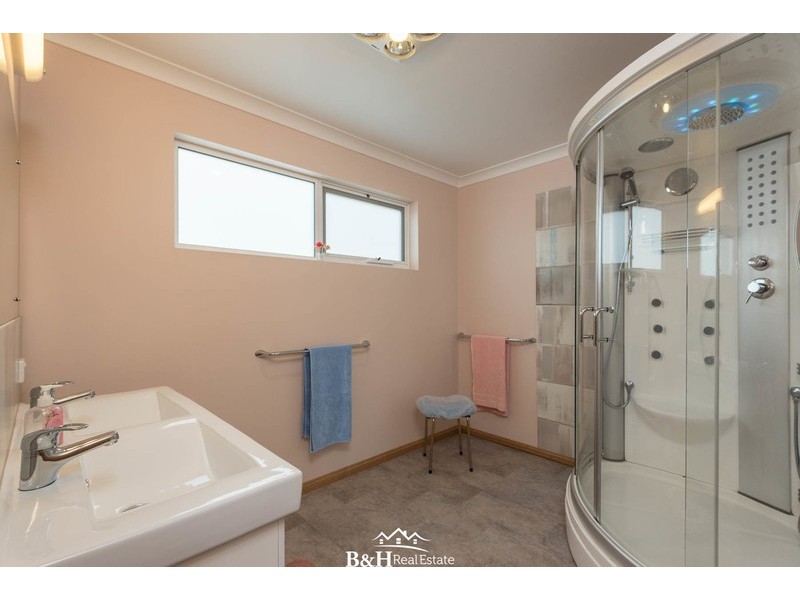 300 Grandview Drive, South Spreyton TAS 7310