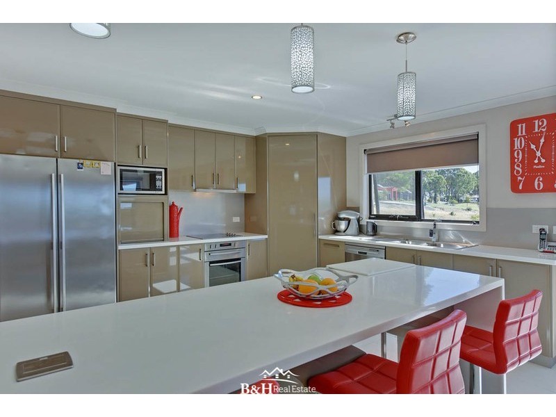 48 Allegra Drive, Heybridge TAS 7316