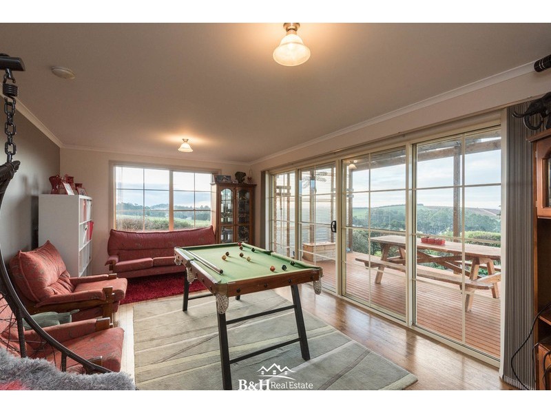 95 White Hills Road, Penguin TAS 7316