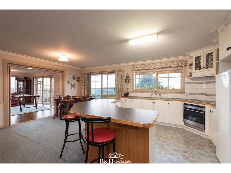 95 White Hills Road, Penguin TAS 7316