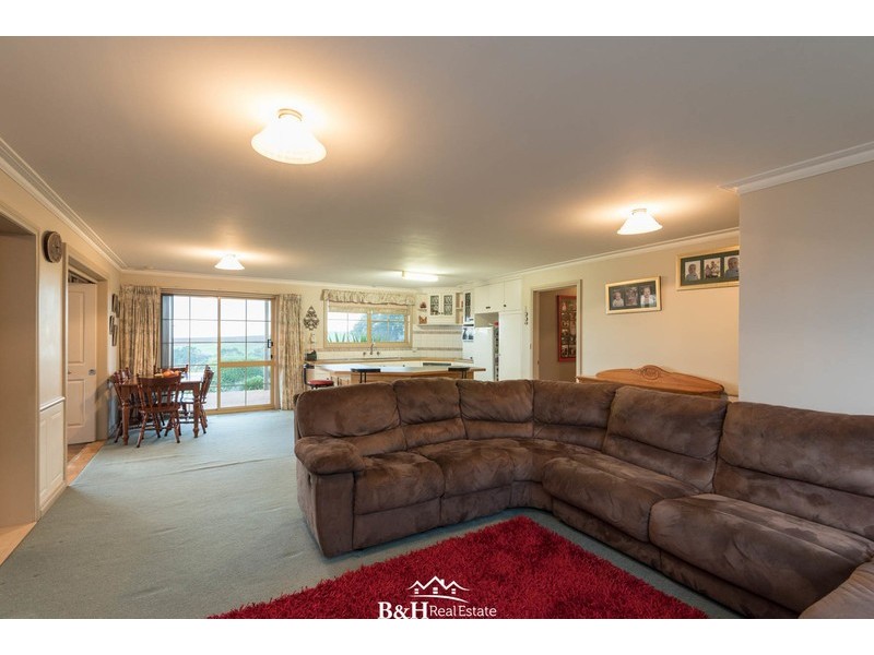 95 White Hills Road, Penguin TAS 7316
