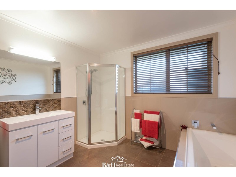 95 White Hills Road, Penguin TAS 7316