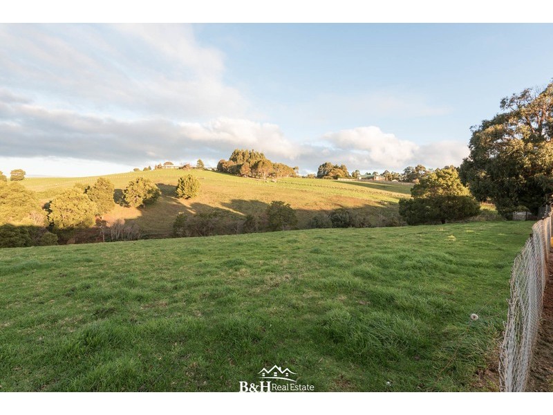 95 White Hills Road, Penguin TAS 7316