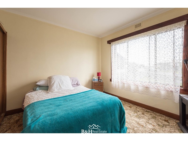 77 Bass Highway, Somerset TAS 7322