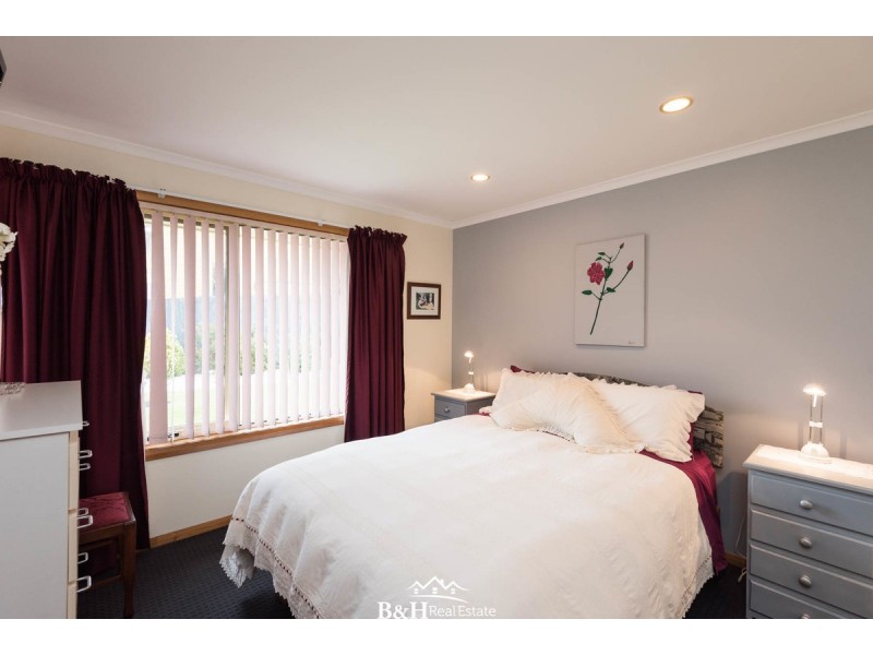 16 Seabreeze Avenue, Sulphur Creek TAS 7316