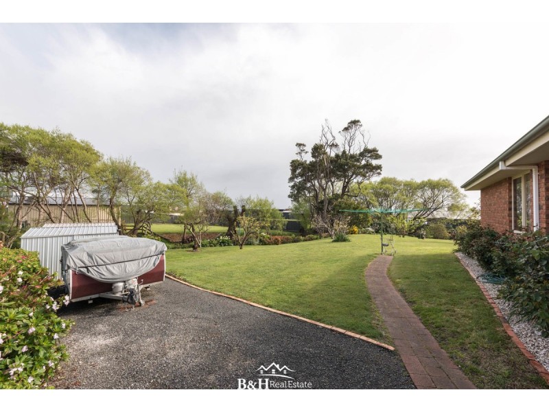 16 Seabreeze Avenue, Sulphur Creek TAS 7316