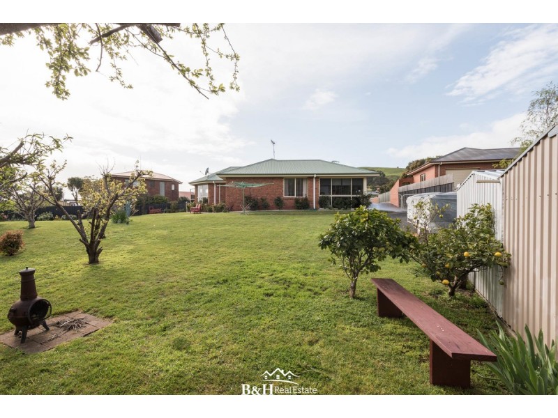 16 Seabreeze Avenue, Sulphur Creek TAS 7316