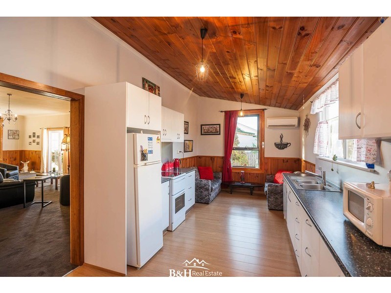 51 Saunders Street, Wynyard TAS 7325