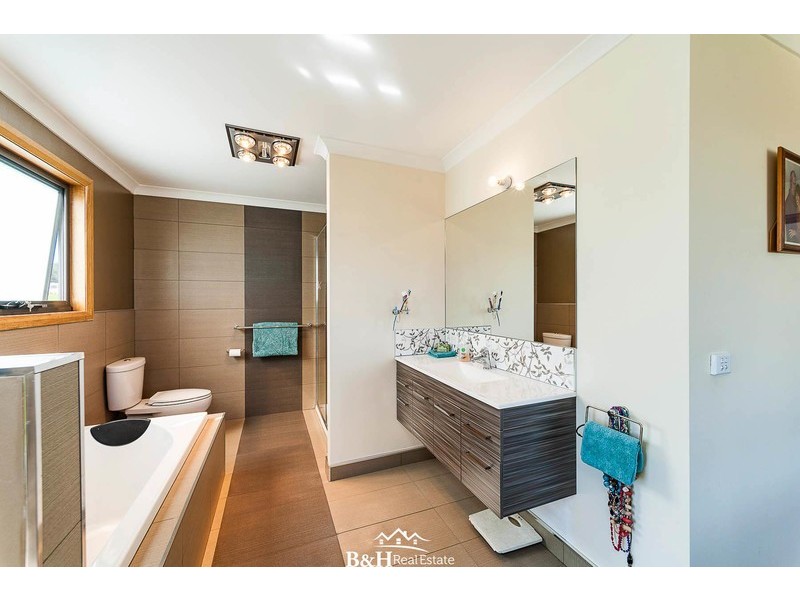 66 Lennah Drive, Wynyard TAS 7325
