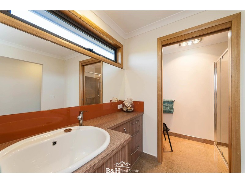 66 Lennah Drive, Wynyard TAS 7325