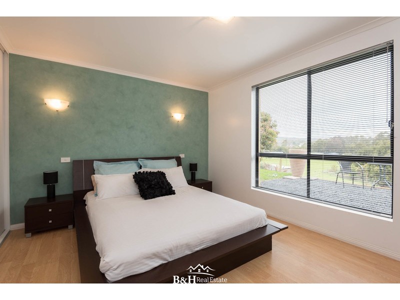 1 Ramsden Street, Somerset TAS 7322